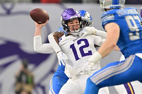 Bah humbug! Vikings cede NFC North crown to Lions in 30-24 loss on Christmas Eve